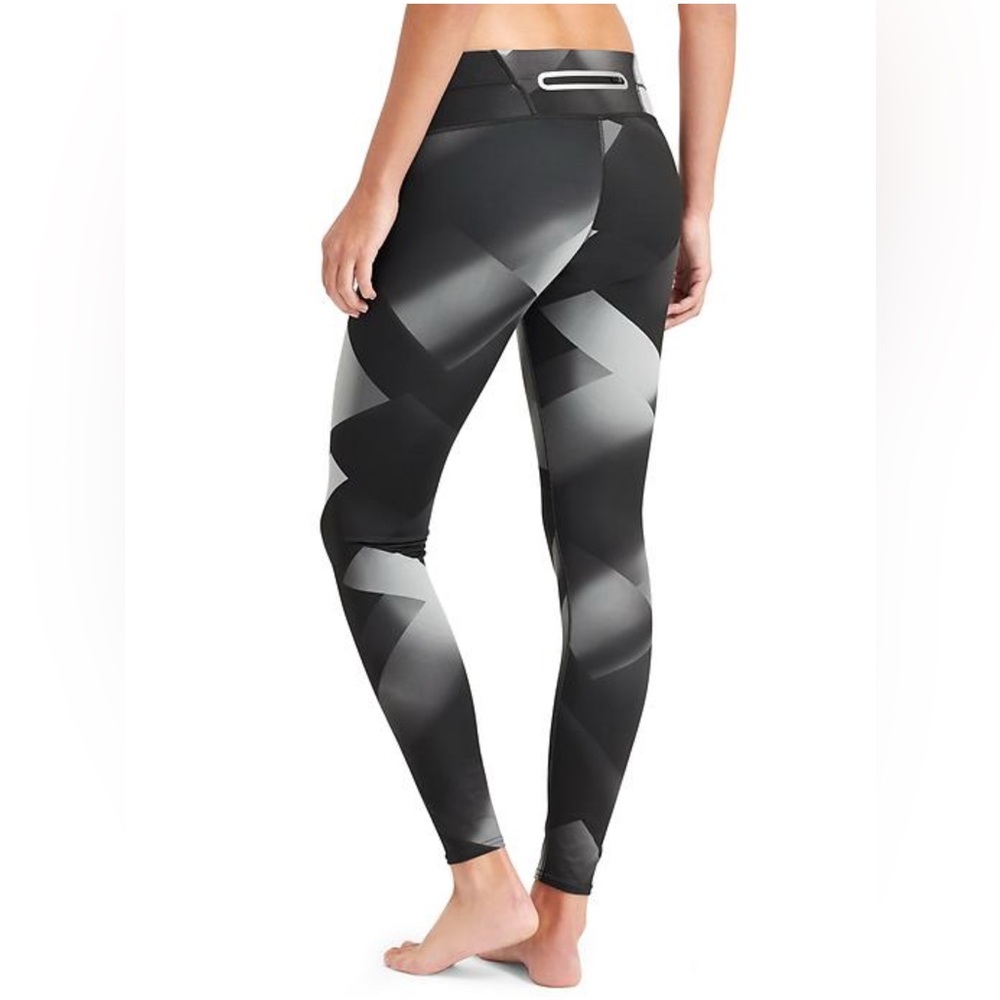 ATHLETA Sonar Tight Magnetic Black Gray Geometric Print Leggings Small Women’s - Picture 3 of 6